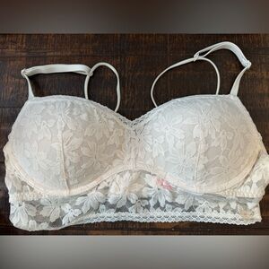 Victoria's Secret White Lace padded Bra with Underwire Support medium